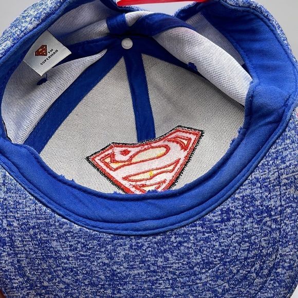 Superman Snap Back Cap - Picture 6 of 6